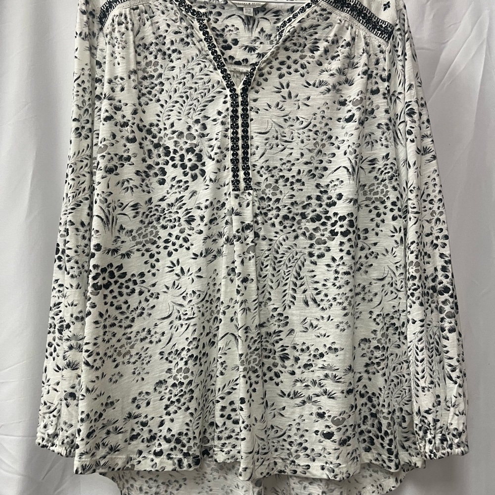 Women's Black and White Floral Top Lucky Brand size 1X